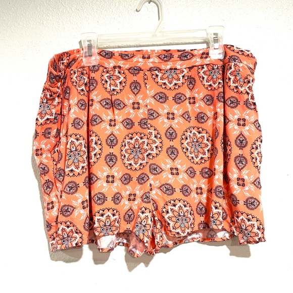 love, Fire Pants - LOVE,FIRE boho print slip on shorts size XXL